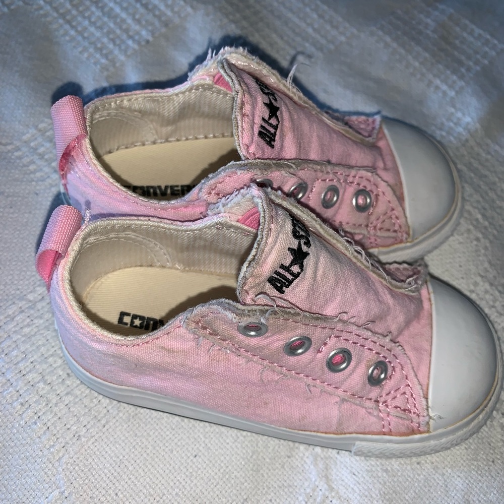 Pink converse